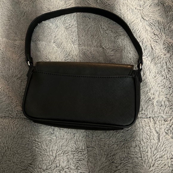 SOLD-GUESS black shoulder bag - Picture 2 of 6